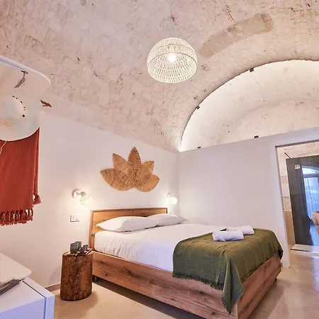 Domus Villanova بيت ضيافة 3*