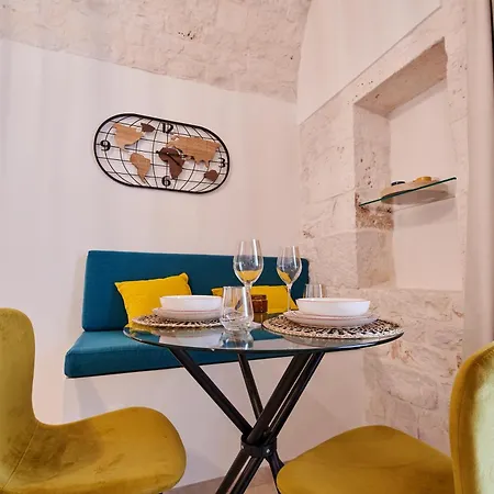 Domus Villanova بيت ضيافة 3*