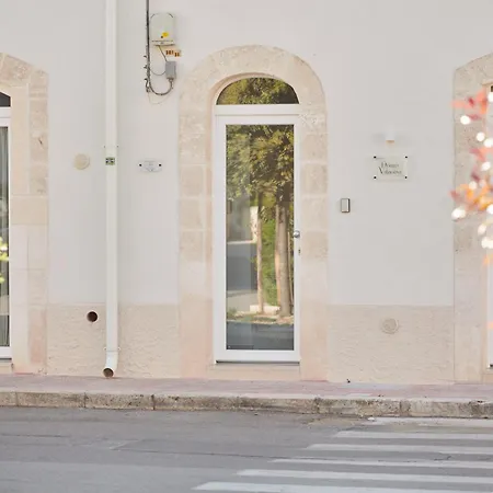 Domus Villanova بيت ضيافة 3*