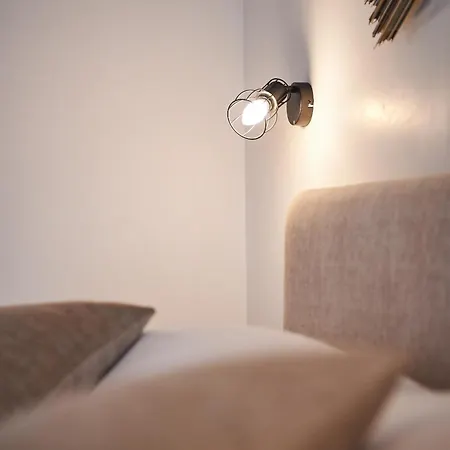 Domus Villanova بيت ضيافة 3*